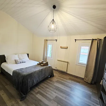 Maison Paisible Proche Centre Avec Piscine
