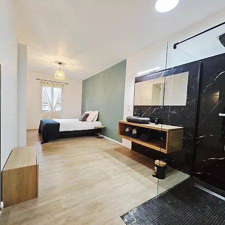 Daire Maison Paisible Proche Centre Avec Piscine