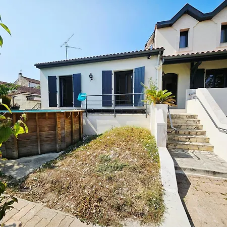Maison Paisible Proche Centre Avec Piscine Apartamento Angulema